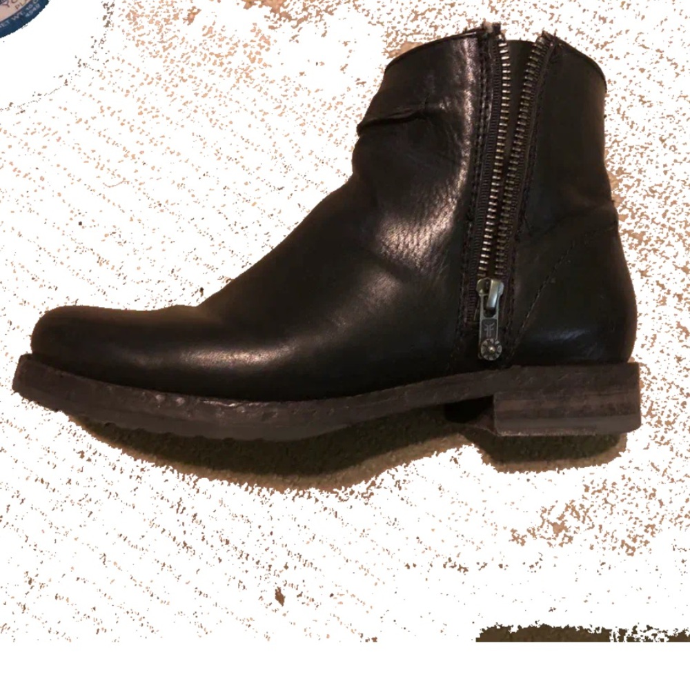 Frye Women's Veronica Seam Genuine Leather Zipper Detail Ankle Boot Size 6.5
